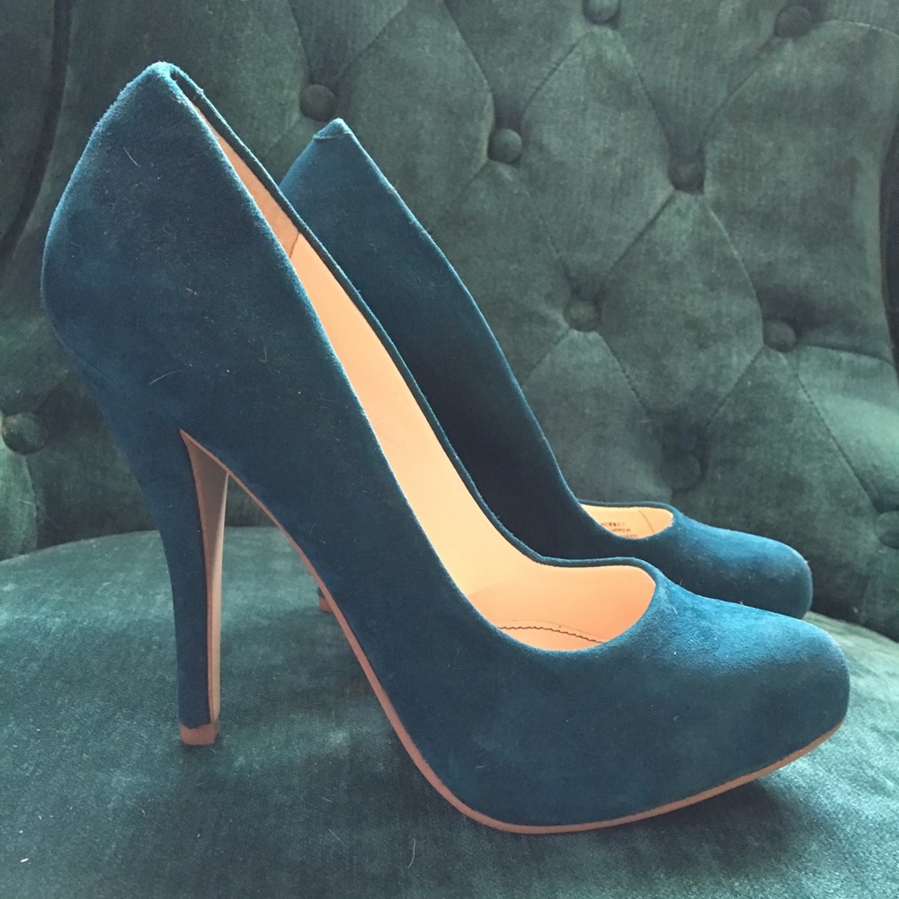 Audrey Brooke pumps